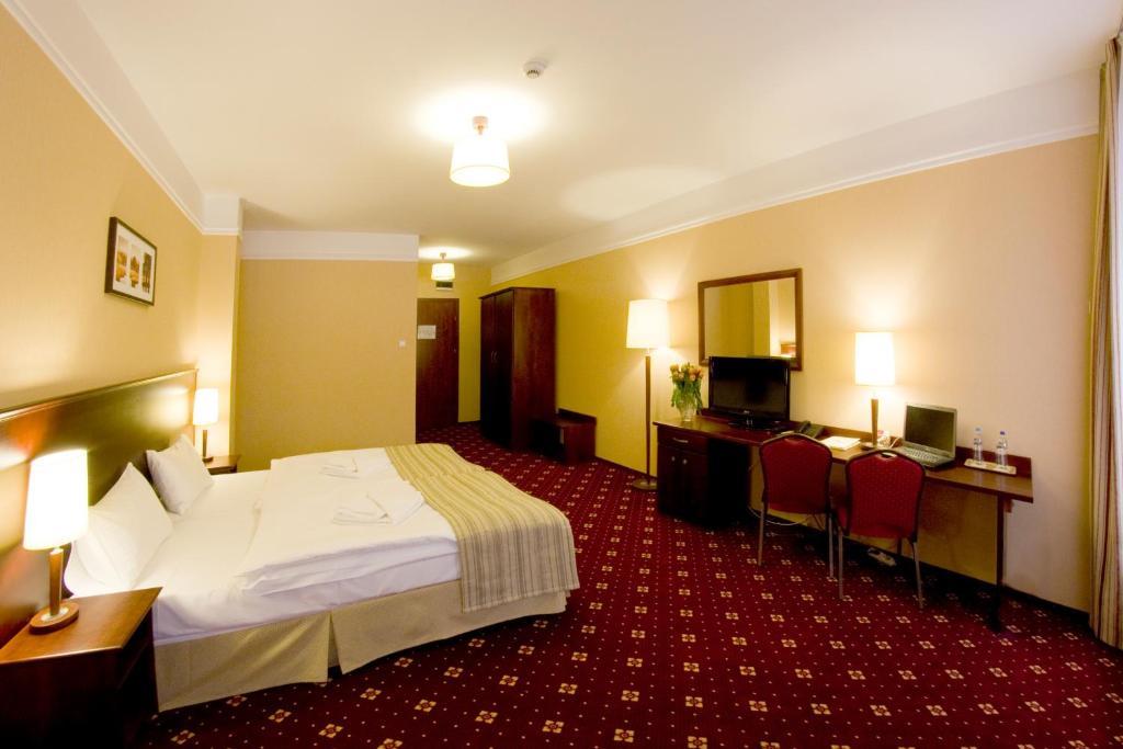 Hotel Stara Szmergielnia Белско-Бяла Стая снимка